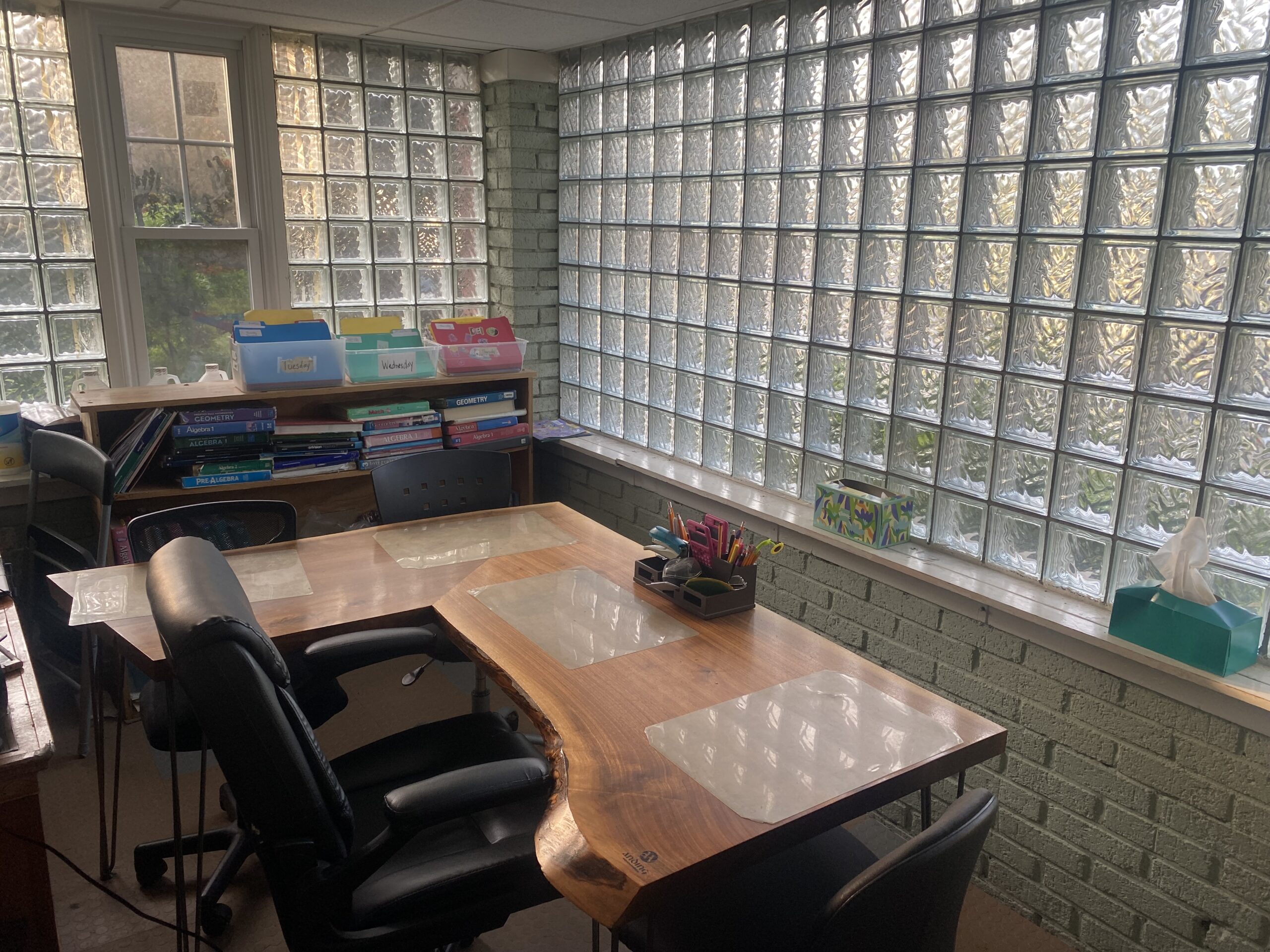 Another tutoring station